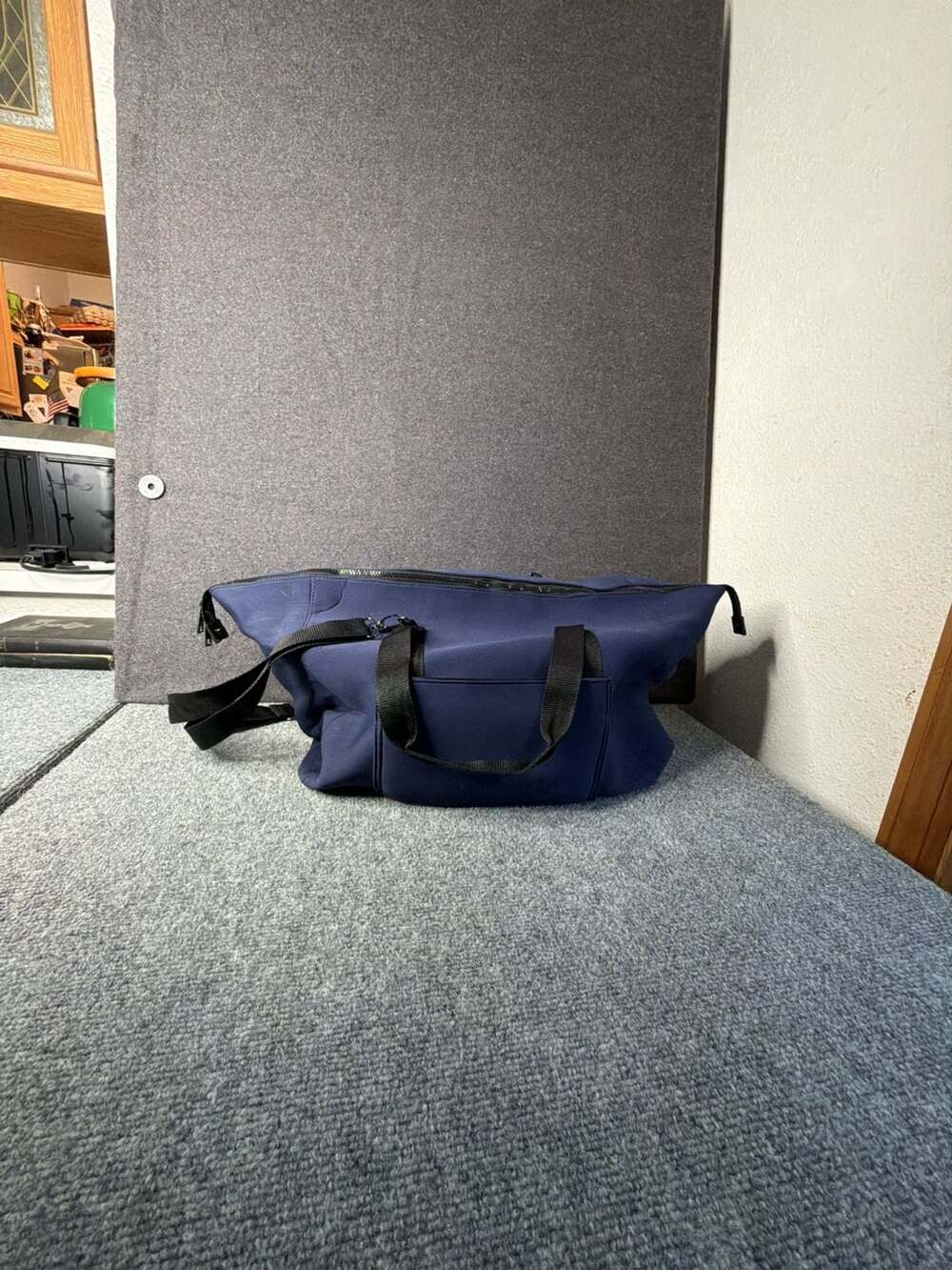 Summer & Rose Navy Blue Neoprene Travel Tote gym Duffel Bag